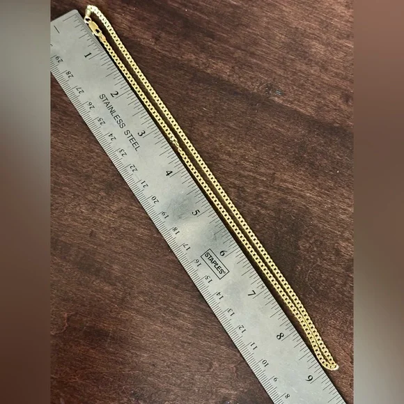 Solid 14k curb/cuban chain 18”